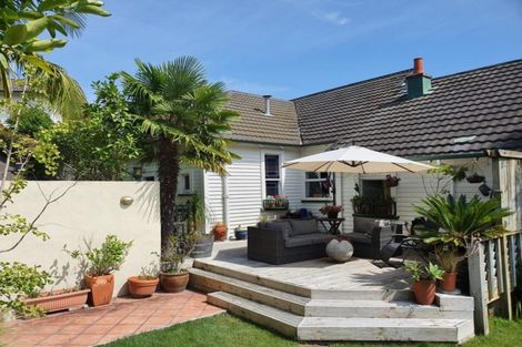 Photo of property in 13 Bay View Road, Bluff Hill, Napier, 4110