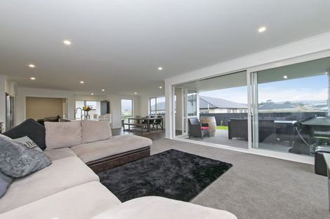 Photo of property in 3 Turpin Road, Riverhead, 0820