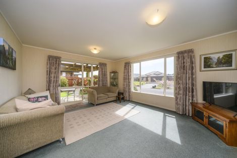 Photo of property in 22 Meridian Grove, Kelvin Grove, Palmerston North, 4414
