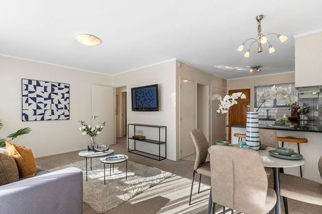 Photo of property in 4/112 Gossamer Drive, Pakuranga Heights, Auckland, 2010