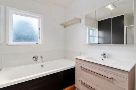 Photo of property in 70 Meadowbank Crescent, Fordlands, Rotorua, 3015