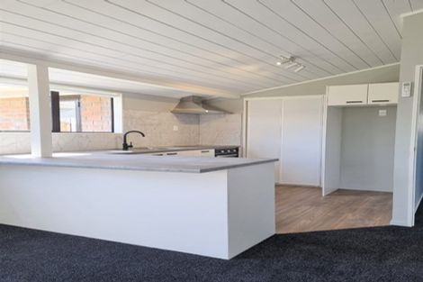 Photo of property in 4186a Great North Road, Glendene, Auckland, 0602