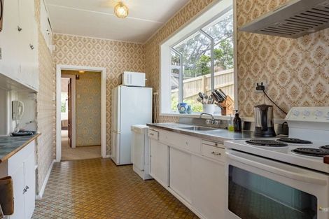 Photo of property in 12 Whanake Street, Titahi Bay, Porirua, 5022