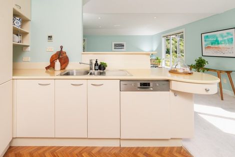 Photo of property in 50 The Crescent, Roseneath, Wellington, 6011