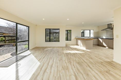 Photo of property in 89 Moyrus Crescent, East Tamaki Heights, Auckland, 2016