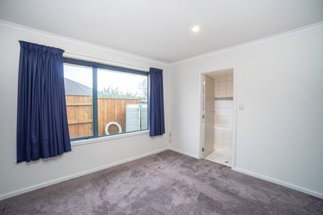Photo of property in 64 Royal Oak Drive, Kelvin Grove, Palmerston North, 4414
