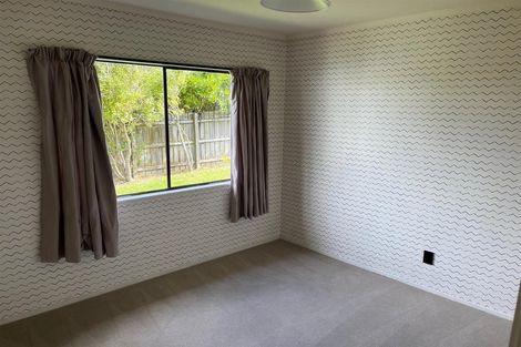 Photo of property in 13 Sispara Place, Beach Haven, Auckland, 0626