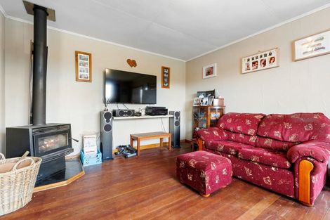 Photo of property in 16 Cumming Street, Okato, 4335