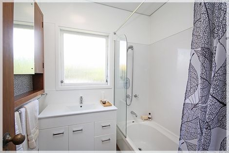 Photo of property in 8 Stuart Street, Levin, 5510