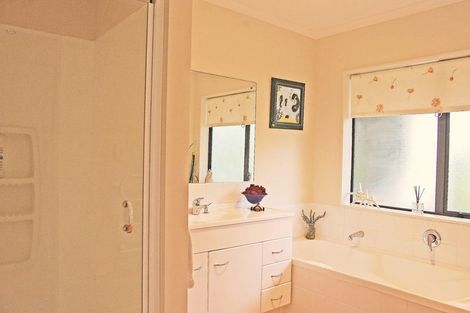 Photo of property in 91 Whaka Street, Maungaturoto, 0520