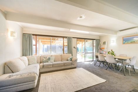 Photo of property in 6 Pukatea Place, Milson, Palmerston North, 4414