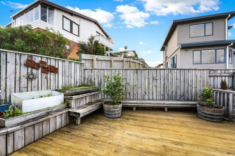 Photo of property in 75a Dress Circle, Newlands, Wellington, 6037