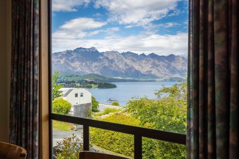 Photo of property in 4 Sainsbury Road, Fernhill, Queenstown, 9300