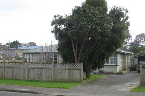 Photo of property in 12 Kawiu Road, Levin, 5510