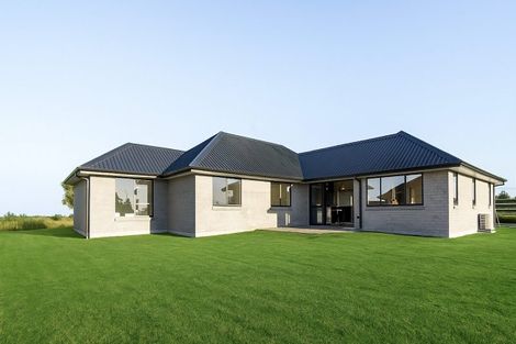 Photo of property in 15 Silverwood Lane, Leamington, Cambridge, 3495