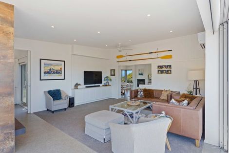 Photo of property in 104 Raukawa Road, Peka Peka, Waikanae, 5391