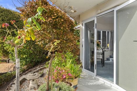 Photo of property in 2/3 Tiri View Place, Waiake, Auckland, 0630