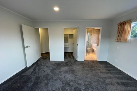 Photo of property in 38 Frank Nobilo Drive, Golflands, Auckland, 2013