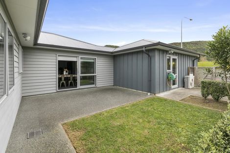 Photo of property in 1398 High Street, Taita, Lower Hutt, 5011