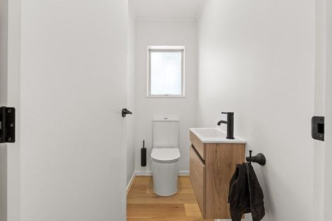 Photo of property in 12 Judd Place, Orewa, 0931