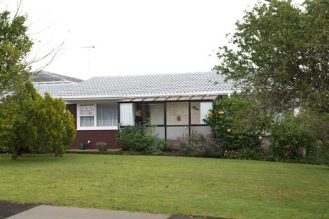 Photo of property in 4 Reydon Place, Cockle Bay, Auckland, 2014