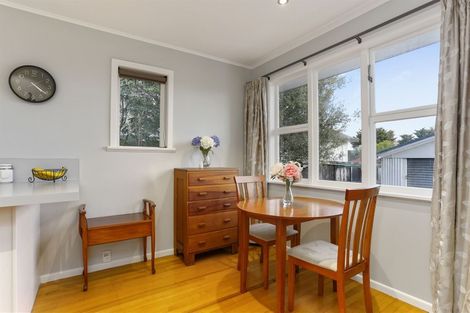 Photo of property in 1/2 Hughes Terrace, Te Atatu Peninsula, Auckland, 0610