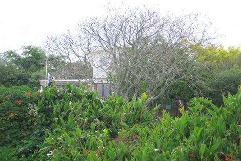 Photo of property in 114 Harbour View Road, Omokoroa, 3114