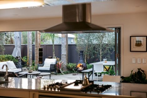 Photo of property in 241 Oceanbeach Road, Mount Maunganui, 3116