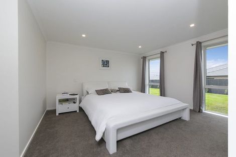 Photo of property in 3 Turpin Road, Riverhead, 0820