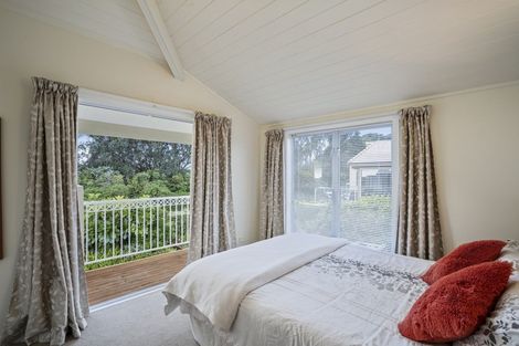 Photo of property in 1 Kawaroa Close, New Plymouth, 4310