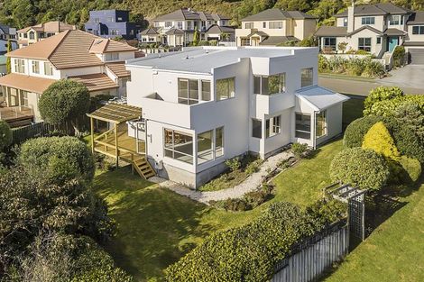 Photo of property in 2 Glengavel Grove, Papakowhai, Porirua, 5024