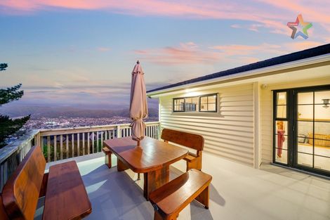 Photo of property in 44 Arahiwi Grove, Tirohanga, Lower Hutt, 5010