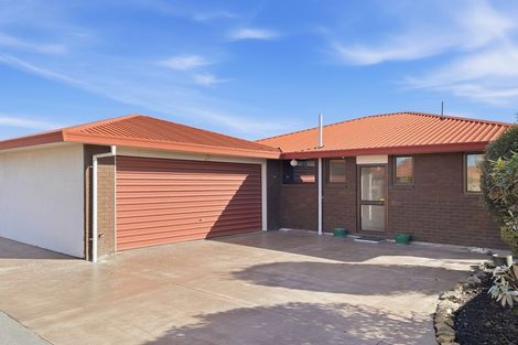 Photo of property in 1/58a Daniels Road, Redwood, Christchurch, 8051