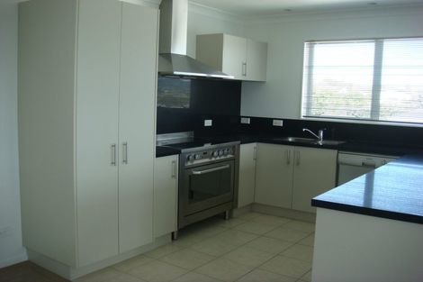 Photo of property in 5b Henry Street, Avondale, Auckland, 1026