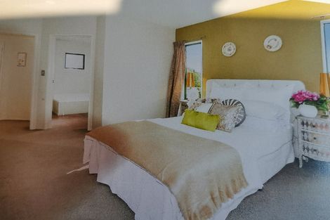 Photo of property in 2/25 Ludlow Terrace, Totara Vale, Auckland, 0627