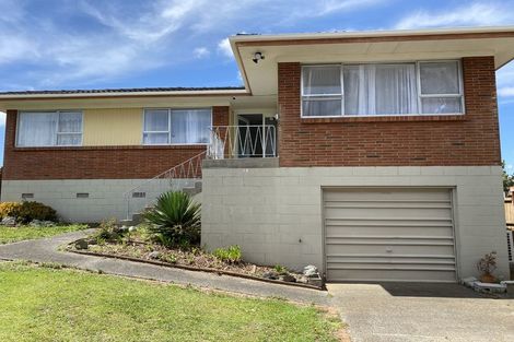 Photo of property in 72 Botany Road, Botany Downs, Auckland, 2010