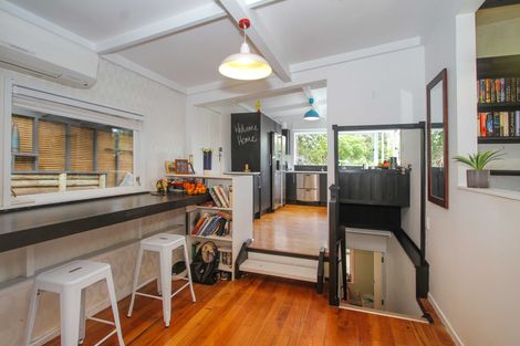 Photo of property in 120 Park Hill Road, Birkenhead, Auckland, 0626