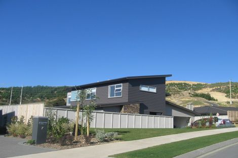 Photo of property in 9 Endeavour Drive, Whitby, Porirua, 5024