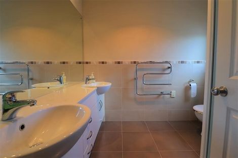 Photo of property in 7 Seresin Crescent, Flat Bush, Auckland, 2016