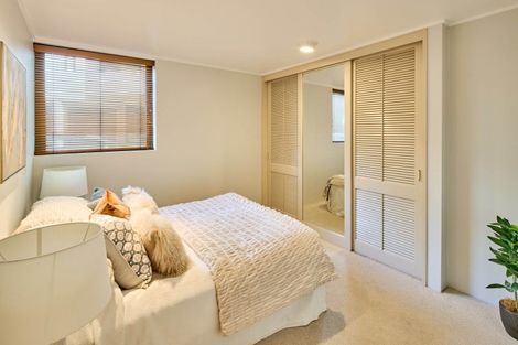 Photo of property in Highwic, 5/32 Hobson Street, Thorndon, Wellington, 6011