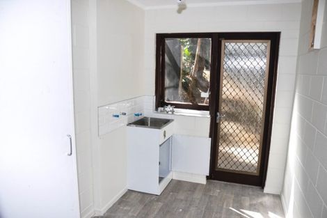 Photo of property in 44 Valley View Road, Glenfield, Auckland, 0629