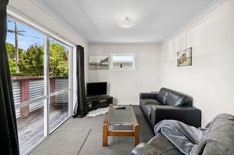 Photo of property in 2/5 Tokomaru Street, Welbourn, New Plymouth, 4312