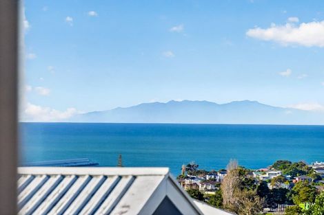 Photo of property in 313 East Coast Road, Mairangi Bay, Auckland, 0630
