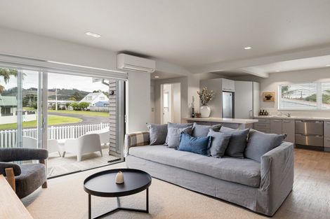 Photo of property in 220a Ocean Road, Whangamata, 3620