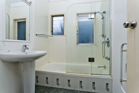 Photo of property in 1/237 Rangatira Road, Beach Haven, Auckland, 0626