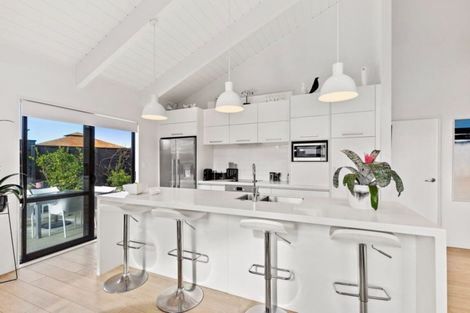 Photo of property in 15 Te Mana Street, Omaha, 0986