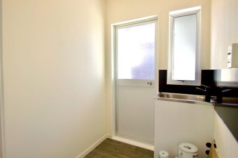 Photo of property in 1/64 Borich Road, Sunnyvale, Auckland, 0612