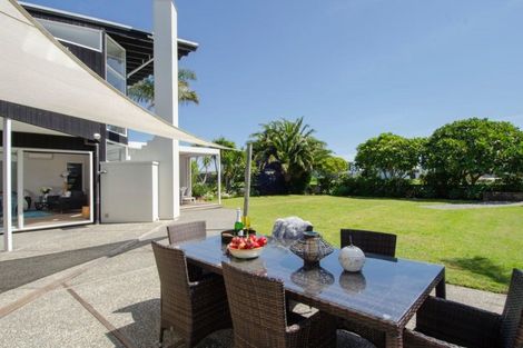 Photo of property in 17 Taumata Road, Omaha, Warkworth, 0986