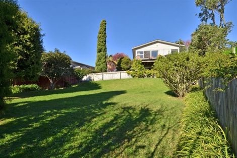 Photo of property in 11 Valley View Road, Glenfield, Auckland, 0629