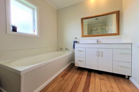 Photo of property in 1/47 Clevedon Road, Papakura, 2110